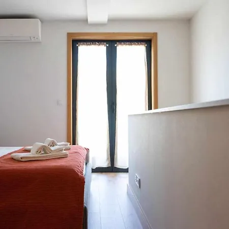 Camoes Place Loft Duplex *